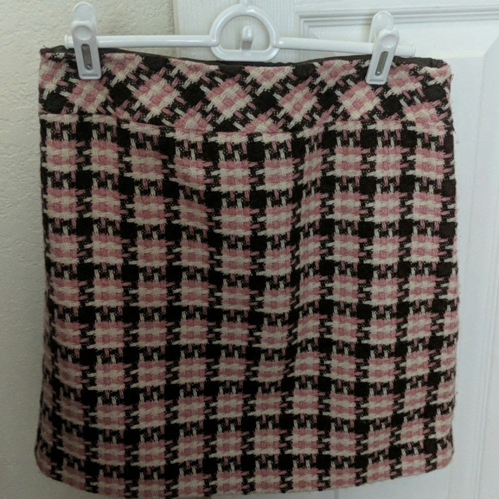 Perfect office skirt for the fall!